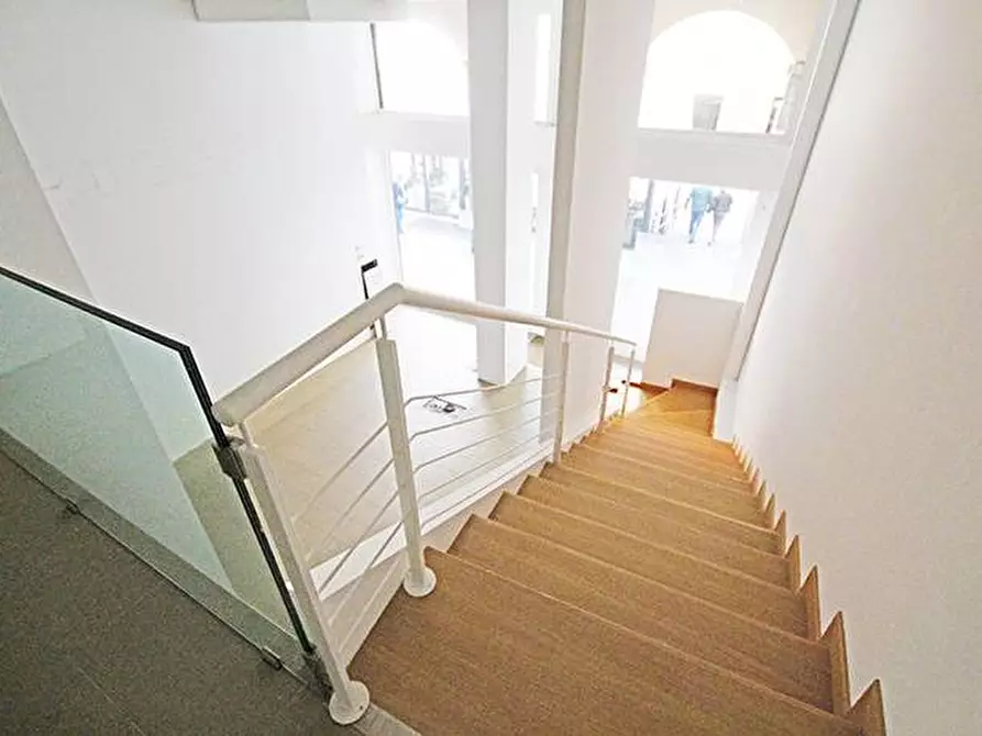 Immagine 5 di Negozio in affitto  in via S. Orsola a Bergamo