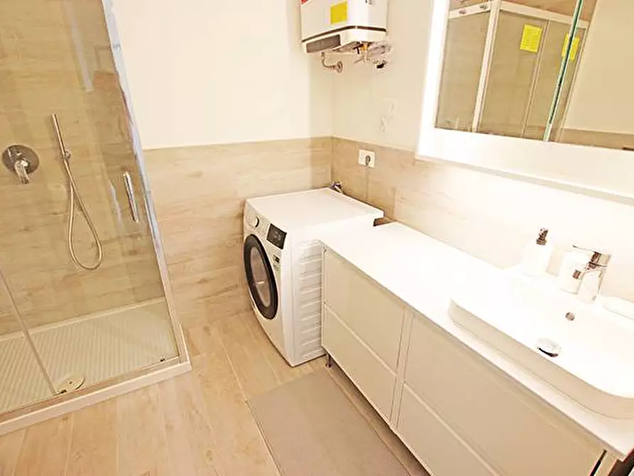 Immagine 9 di Appartamento in affitto  in via locatelli a Bergamo