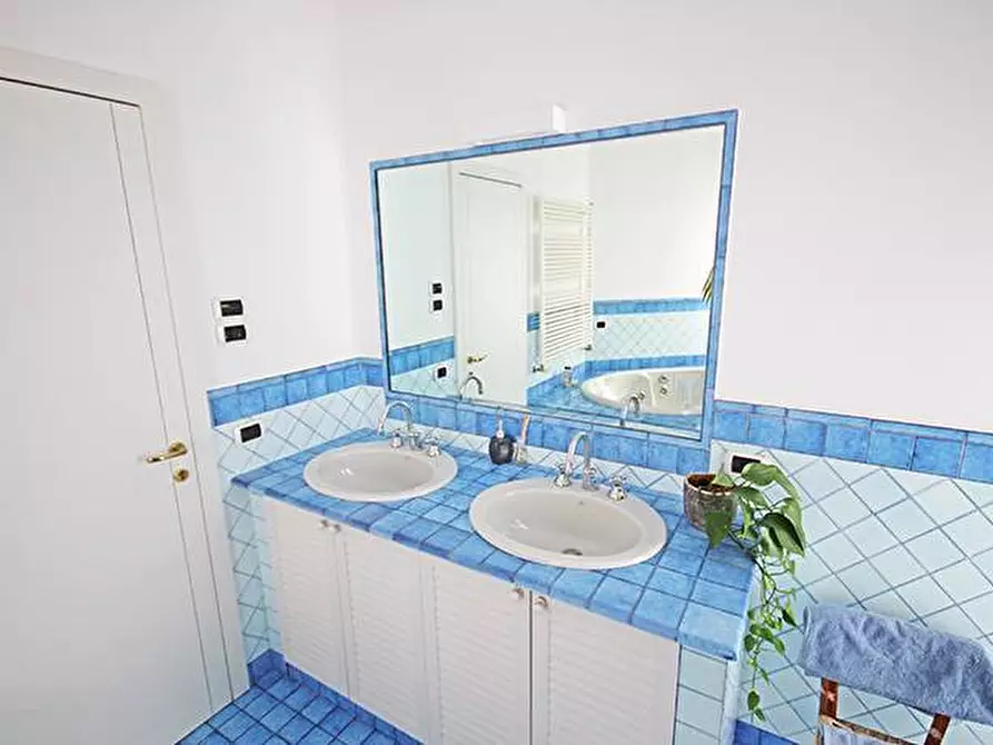 Immagine 31 di Villa in vendita  a Palazzago