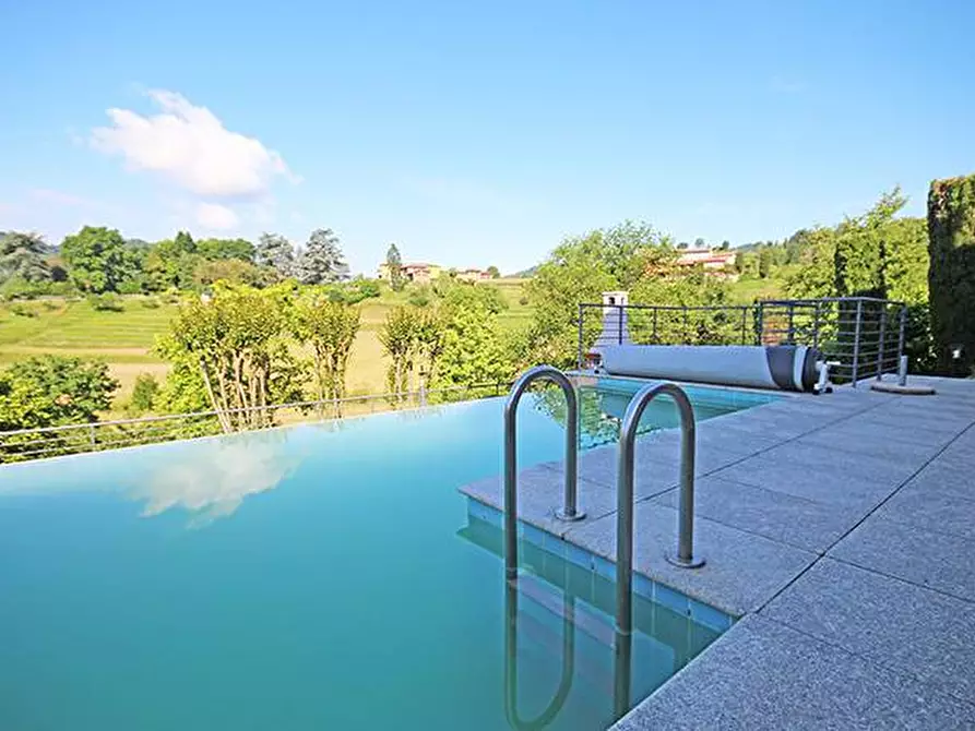 Immagine 9 di Villa in vendita  a Palazzago