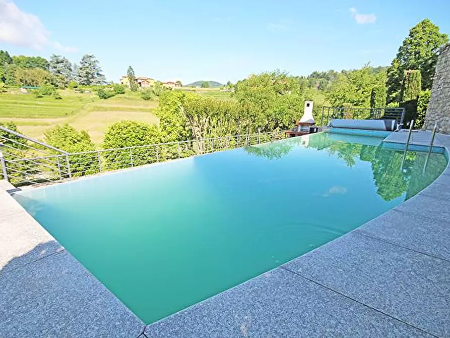 Immagine 10 di Villa in vendita  a Palazzago