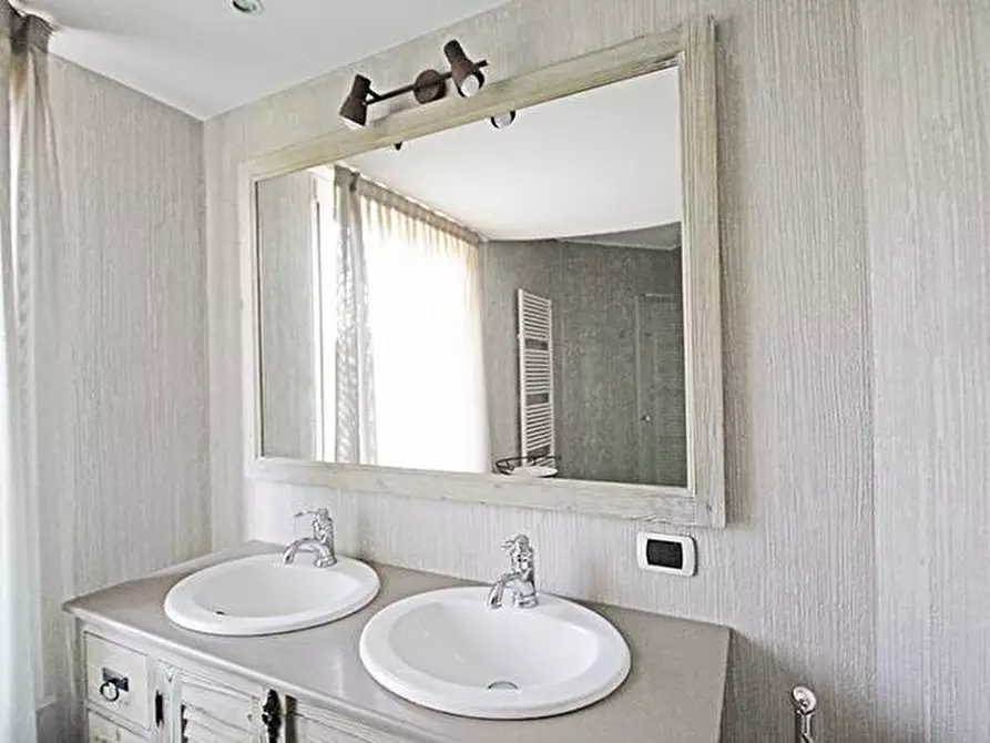 Immagine 27 di Villa in vendita  a Palazzago