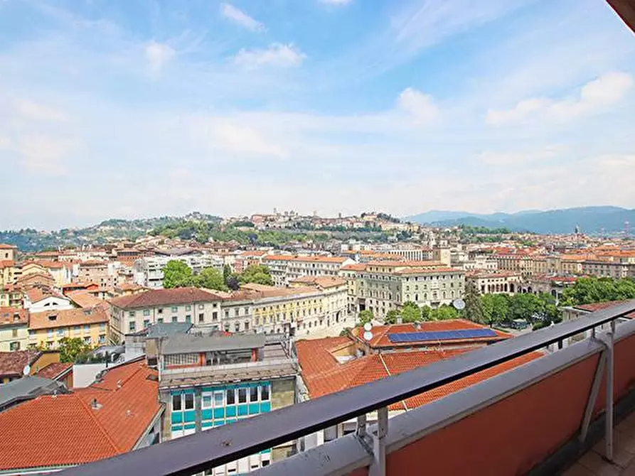 Immagine 1 di Attico in vendita  in via Tiraboschi a Bergamo
