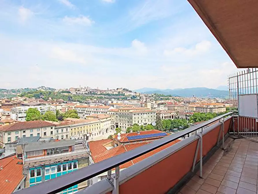 Immagine 7 di Attico in vendita  in via Tiraboschi a Bergamo