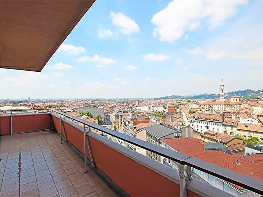 Immagine 8 di Attico in vendita  in via Tiraboschi a Bergamo
