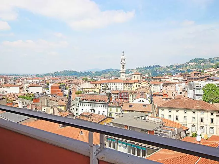 Immagine 13 di Attico in vendita  in via Tiraboschi a Bergamo