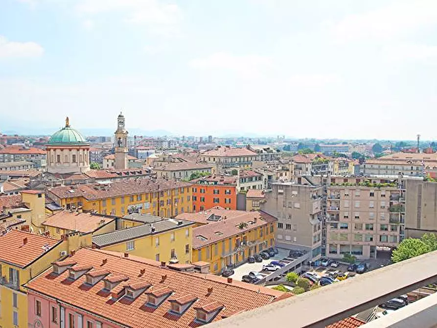 Immagine 14 di Attico in vendita  in via Tiraboschi a Bergamo