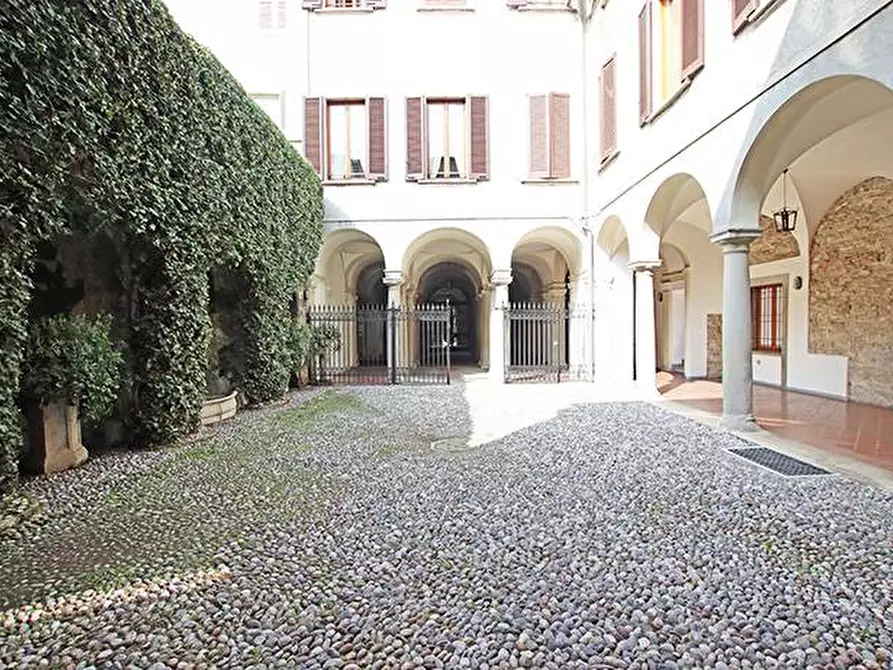 Immagine 8 di Appartamento in vendita  in via tassis a Bergamo