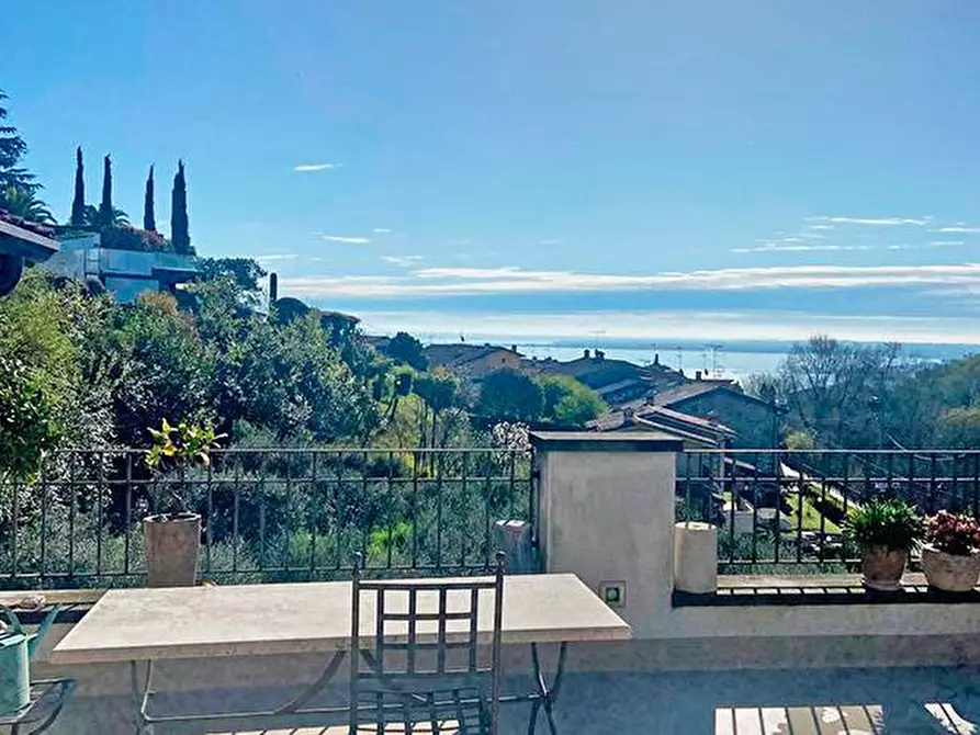 Immagine 10 di Attico in vendita  in via monte a Padenghe Sul Garda