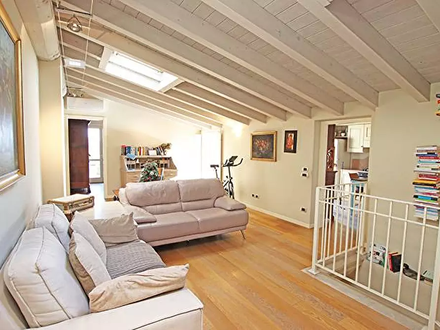 Immagine 12 di Attico in vendita  in via monte a Padenghe Sul Garda