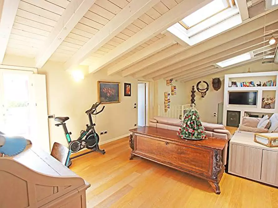 Immagine 14 di Attico in vendita  in via monte a Padenghe Sul Garda