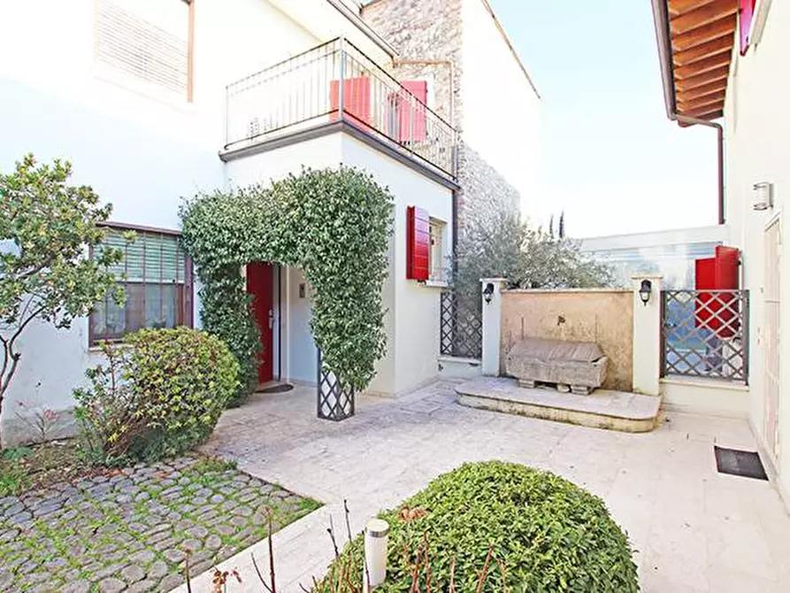 Immagine 33 di Attico in vendita  in via monte a Padenghe Sul Garda