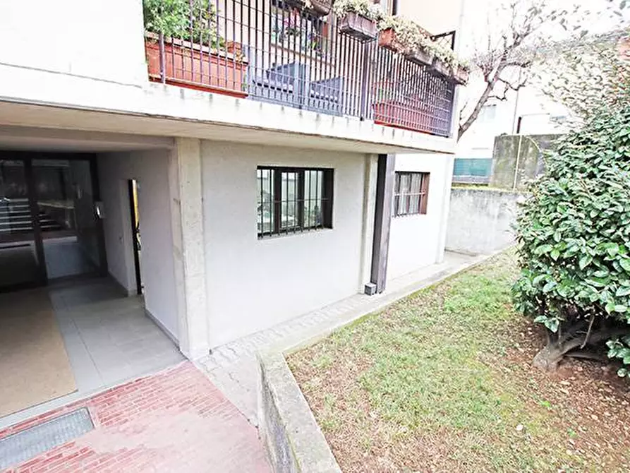 Immagine 9 di Magazzino in vendita  in corso italia 14 a Osio Sotto