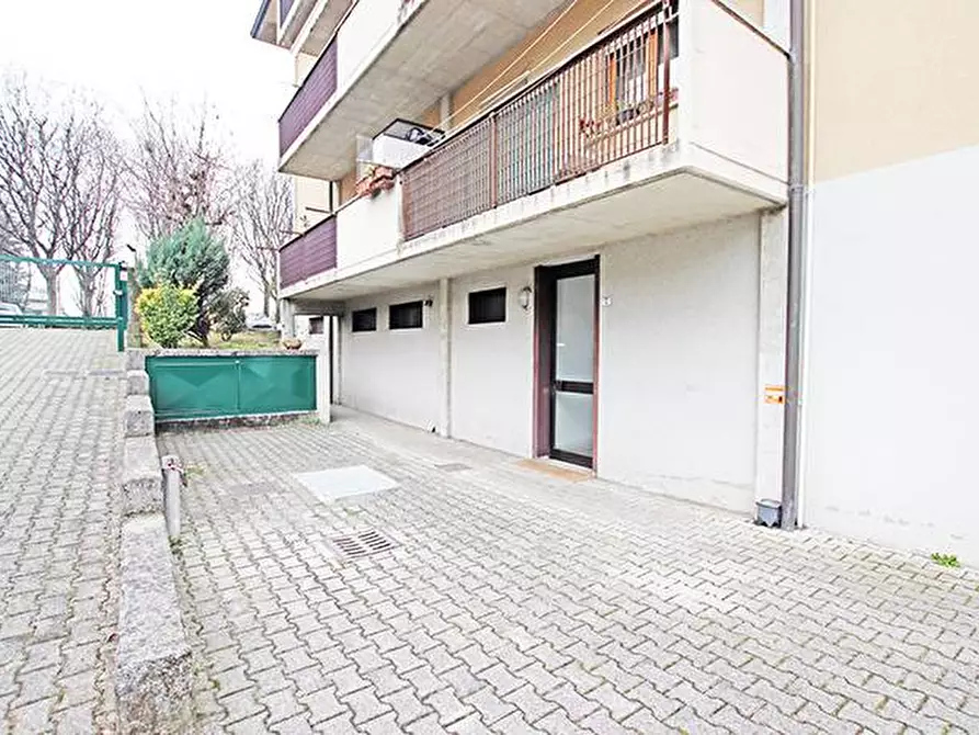 Immagine 13 di Magazzino in vendita  in corso italia 14 a Osio Sotto