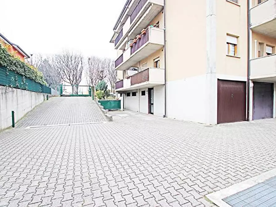 Immagine 14 di Magazzino in vendita  in corso italia 14 a Osio Sotto