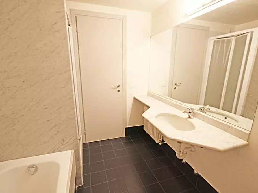 Immagine 12 di Appartamento in affitto  in via rocca a Bergamo