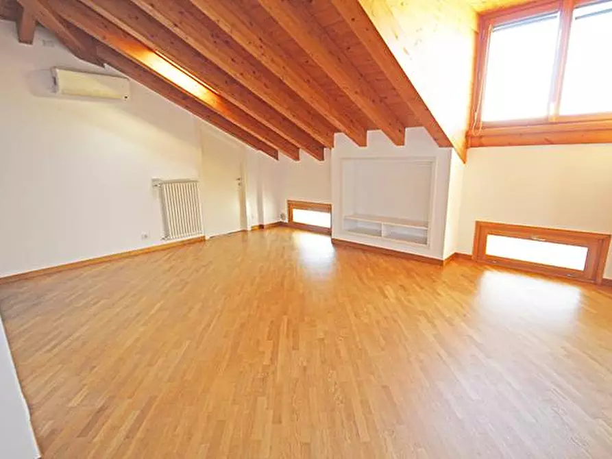 Immagine 4 di Attico in affitto  in via Garibaldi a Bergamo