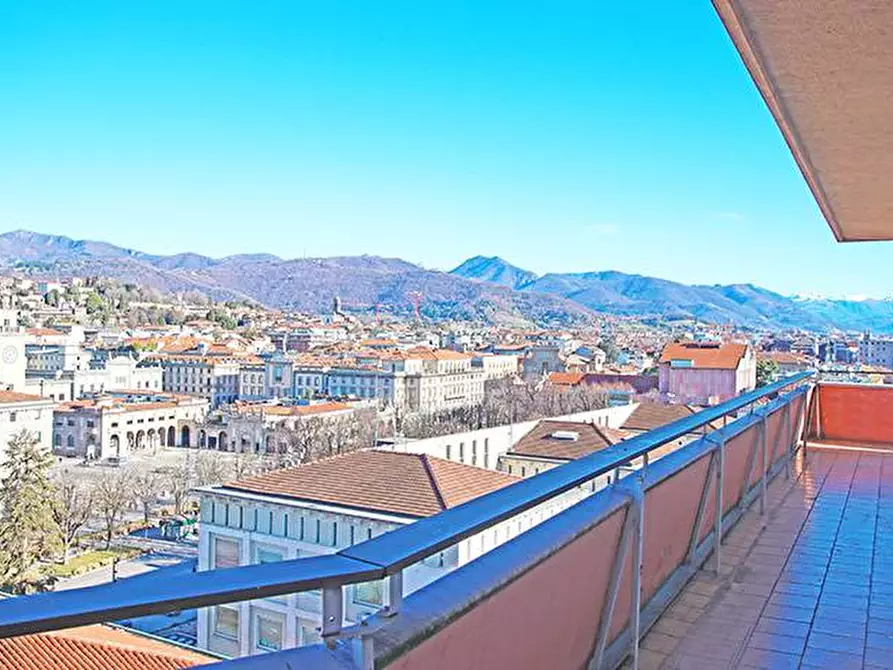 Immagine 23 di Attico in vendita  in via Tiraboschi a Bergamo