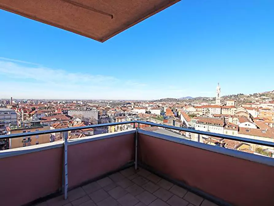 Immagine 15 di Attico in vendita  in via Tiraboschi a Bergamo