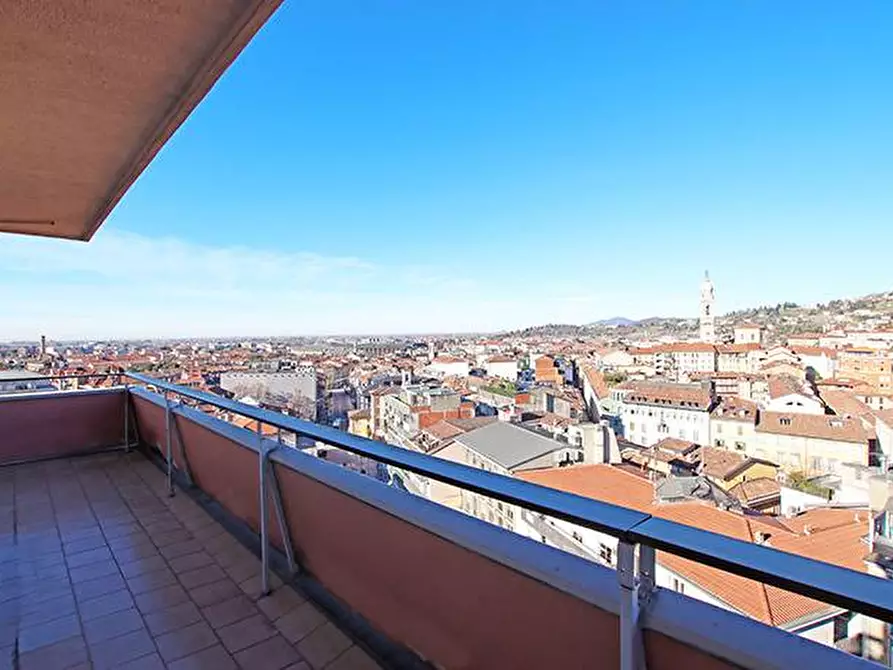 Immagine 17 di Attico in vendita  in via Tiraboschi a Bergamo