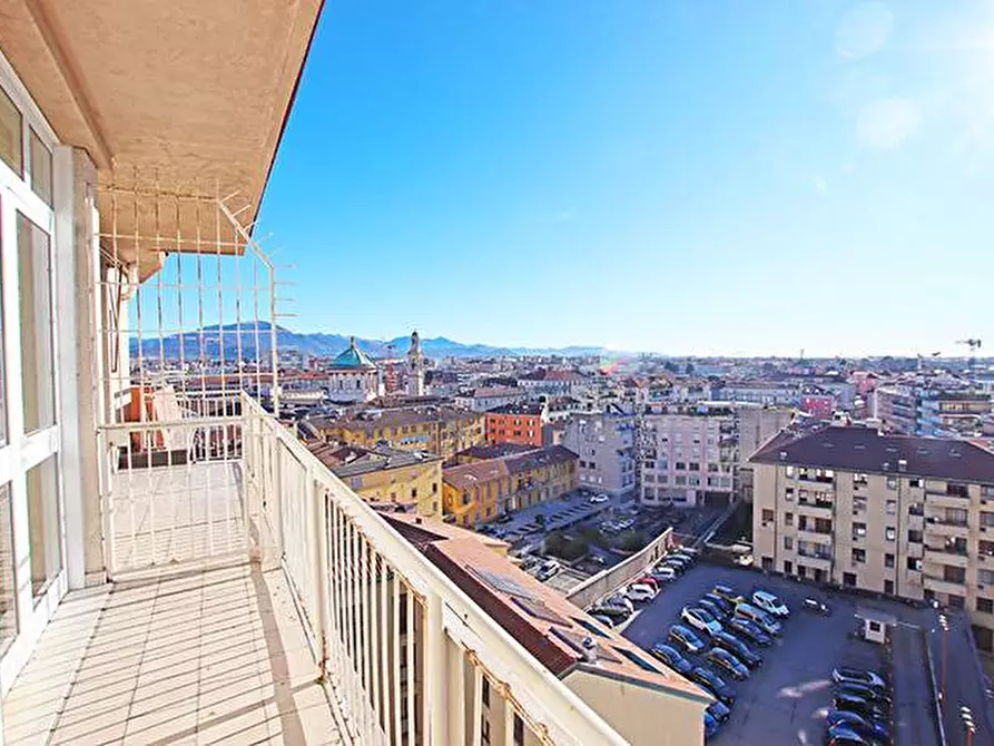 Immagine 21 di Attico in vendita  in via Tiraboschi a Bergamo