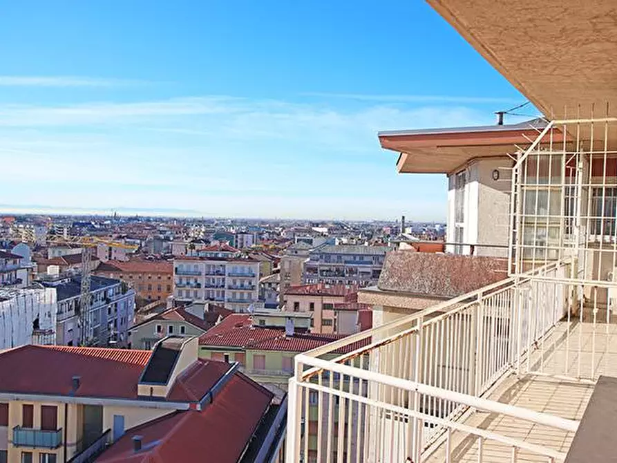 Immagine 22 di Attico in vendita  in via Tiraboschi a Bergamo