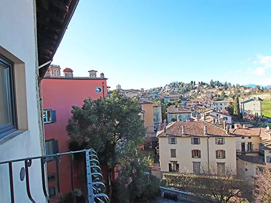 Immagine 6 di Appartamento in vendita  in piazza mercato del fieno a Bergamo
