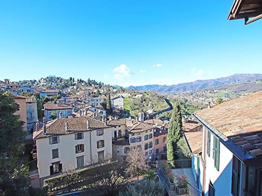 Immagine 7 di Appartamento in vendita  in piazza mercato del fieno a Bergamo