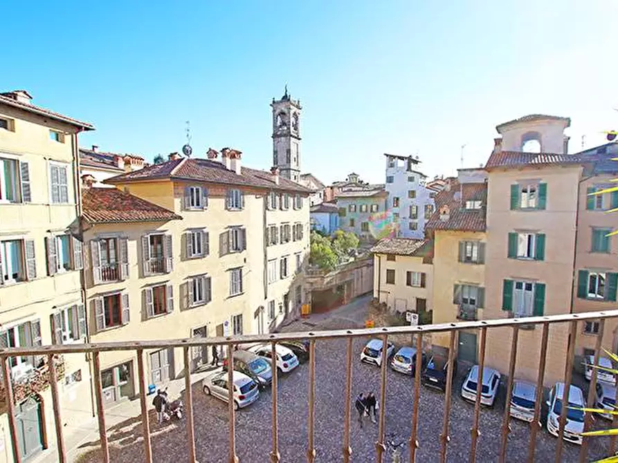Immagine 1 di Appartamento in vendita  in piazza mercato del fieno a Bergamo