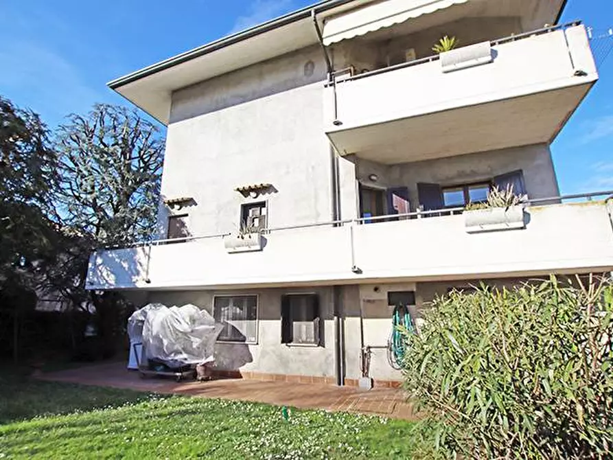 Immagine 2 di Villa in vendita  in via Santo Jesus 7 a Curno