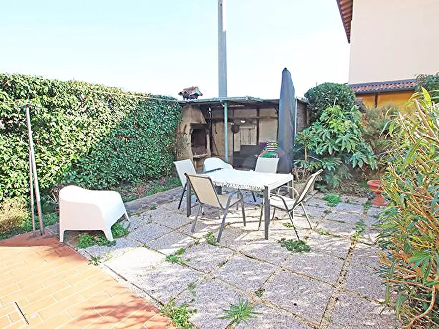 Immagine 8 di Villa in vendita  in via Santo Jesus 7 a Curno