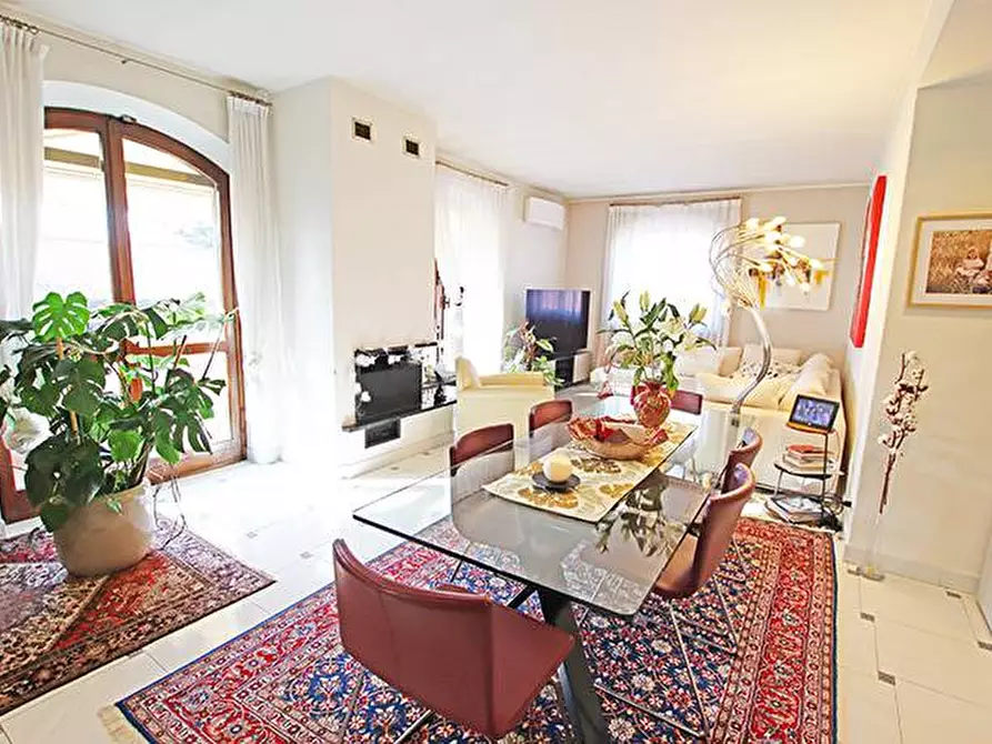 Immagine 13 di Villa in vendita  in via Santo Jesus 7 a Curno