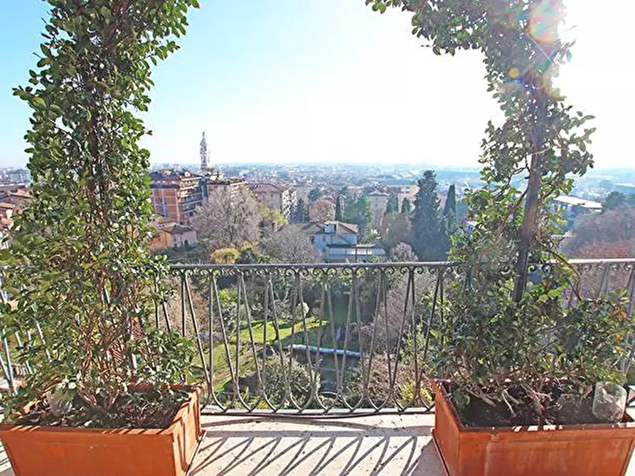 Immagine 11 di Casa indipendente in vendita  in viale Vittorio emanuele a Bergamo