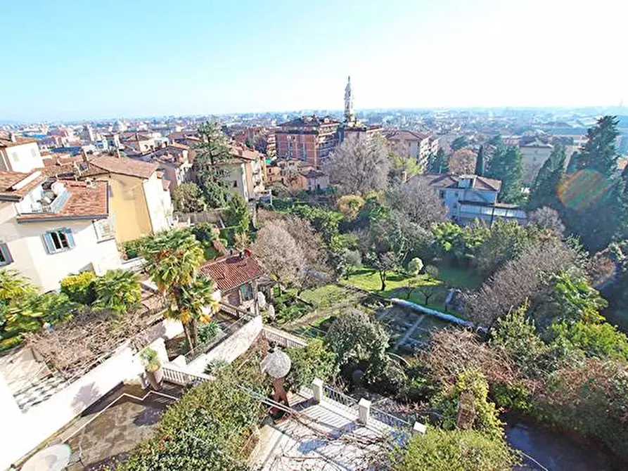 Immagine 17 di Casa indipendente in vendita  in viale Vittorio emanuele a Bergamo