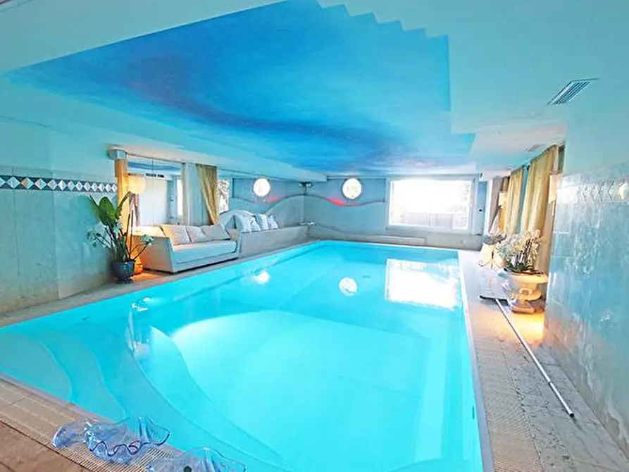 Immagine 18 di Casa indipendente in vendita  in viale Vittorio emanuele a Bergamo