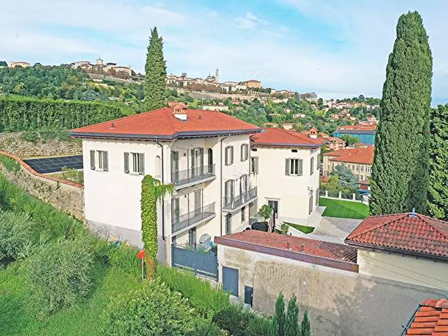 Immagine 34 di Appartamento in affitto  in via borgo canale a Bergamo