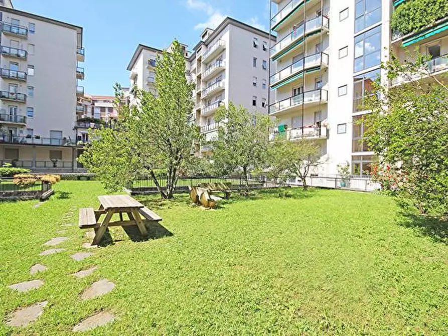 Immagine 40 di Appartamento in vendita  in via statuto 18 a Bergamo