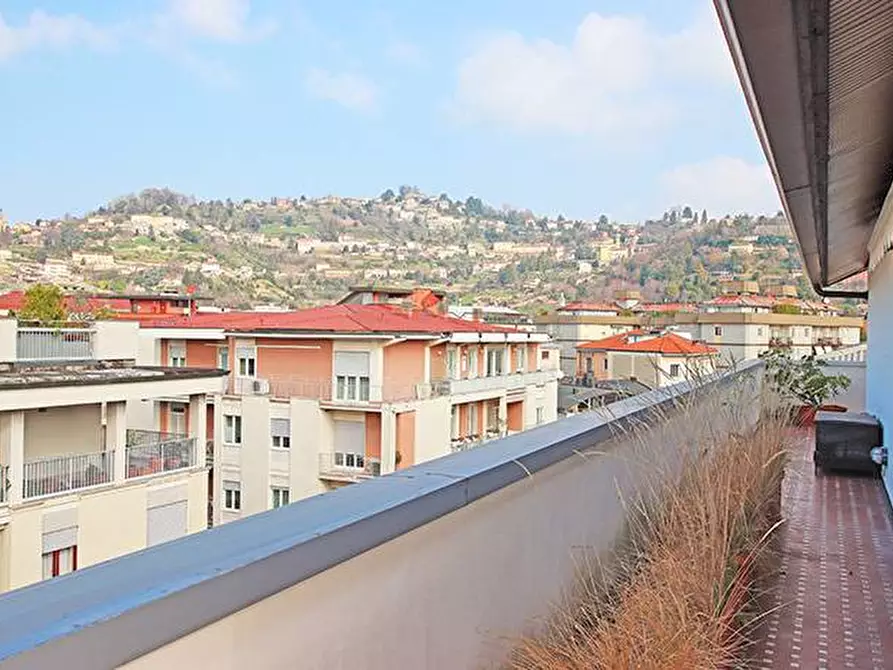 Immagine 2 di Attico in vendita  in via panseri a Bergamo