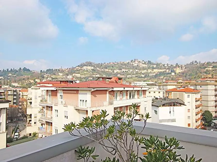 Immagine 3 di Attico in vendita  in via panseri a Bergamo