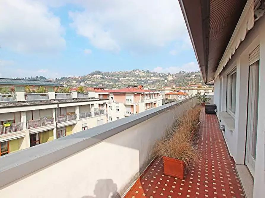 Immagine 10 di Attico in vendita  in via panseri a Bergamo