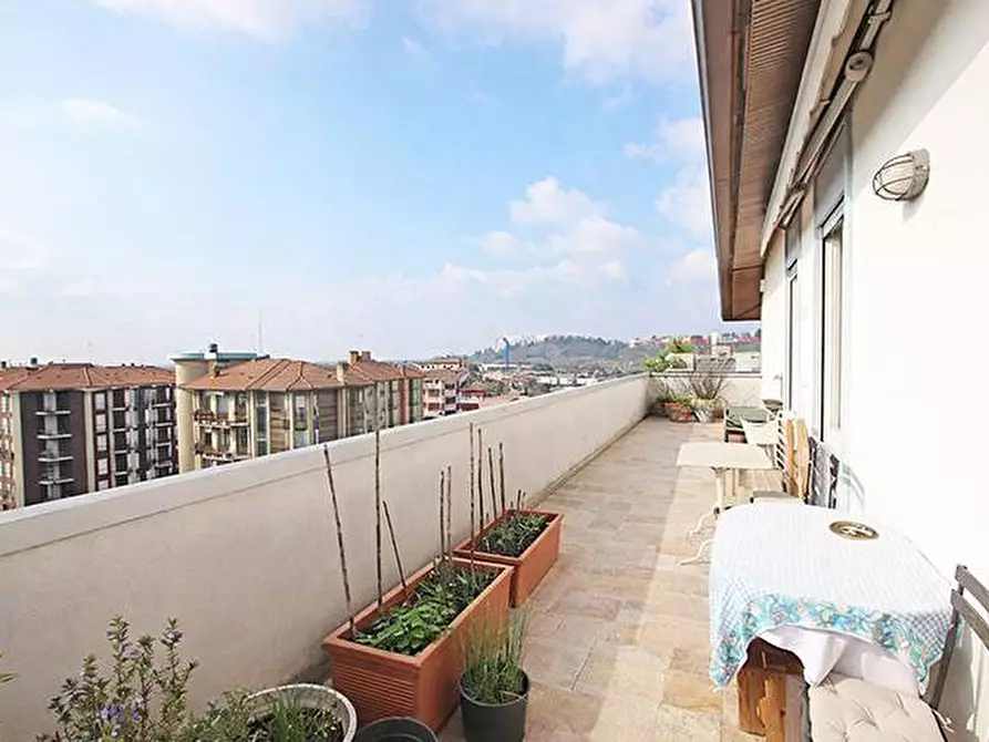 Immagine 12 di Attico in vendita  in via panseri a Bergamo