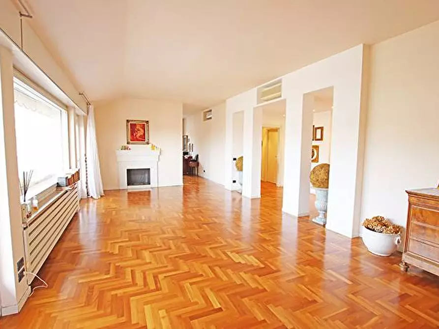 Immagine 16 di Attico in vendita  in via panseri a Bergamo