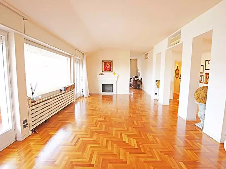 Immagine 17 di Attico in vendita  in via panseri a Bergamo