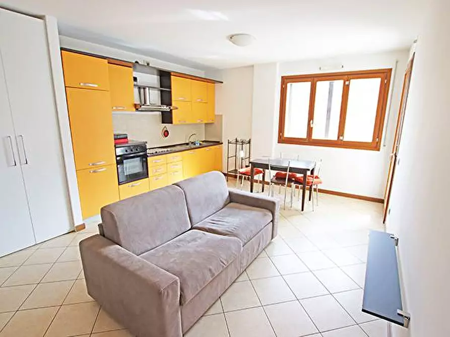 Immagine 4 di Appartamento in vendita  in via Guerrazzi a Bergamo