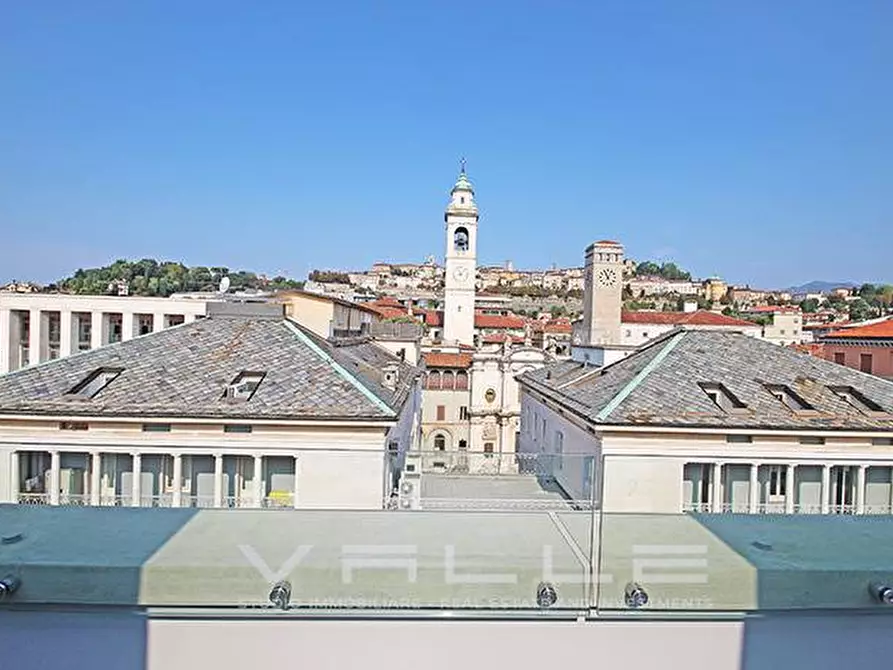 Immagine 2 di Attico in affitto  in via partigiani a Bergamo