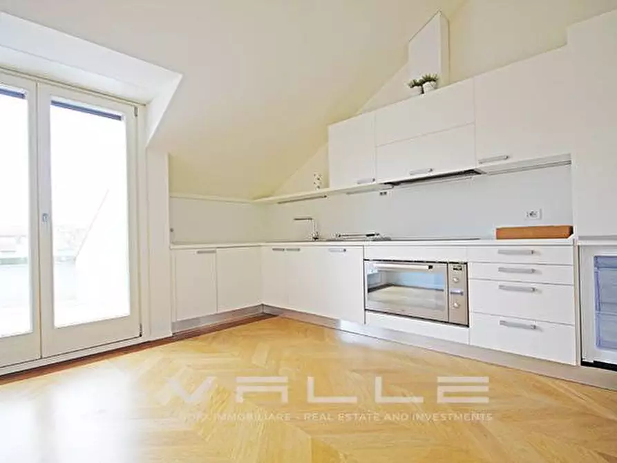 Immagine 12 di Attico in affitto  in via partigiani a Bergamo