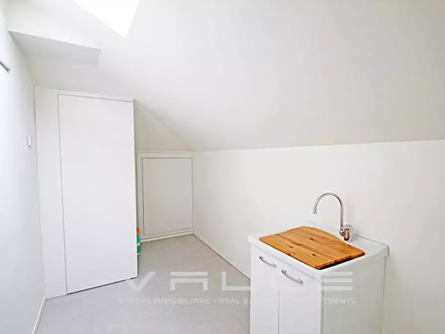 Immagine 18 di Attico in affitto  in via partigiani a Bergamo