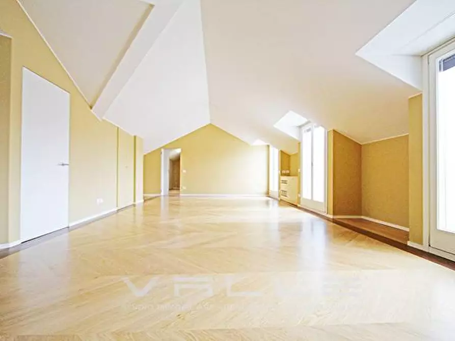 Immagine 7 di Attico in affitto  in via partigiani a Bergamo