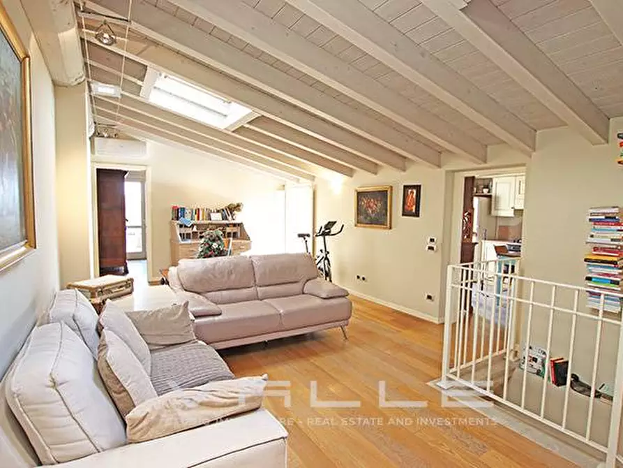 Immagine 15 di Attico in vendita  in via monte a Padenghe Sul Garda