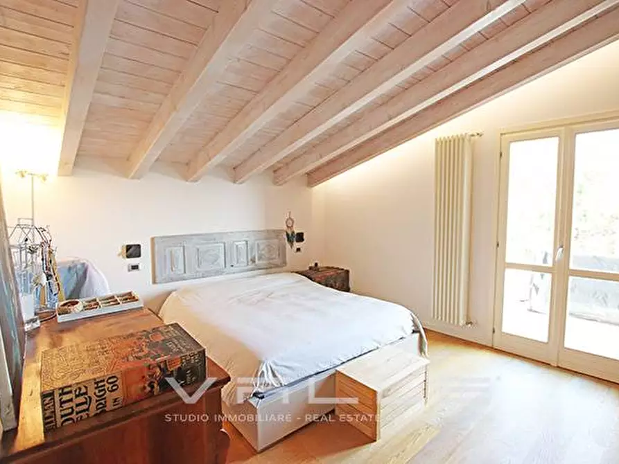 Immagine 25 di Attico in vendita  in via monte a Padenghe Sul Garda